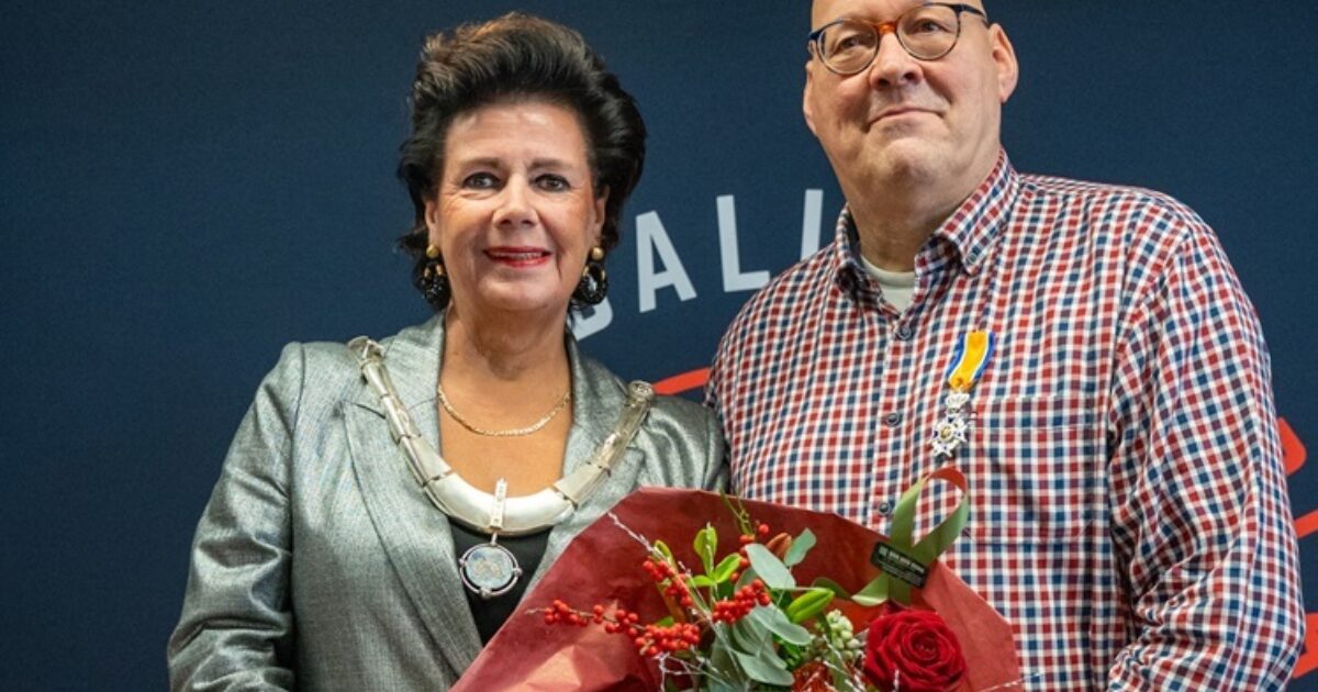 Basketbalhistoricus Jacob Bergsma ontvangt koninklijke ondescheiding